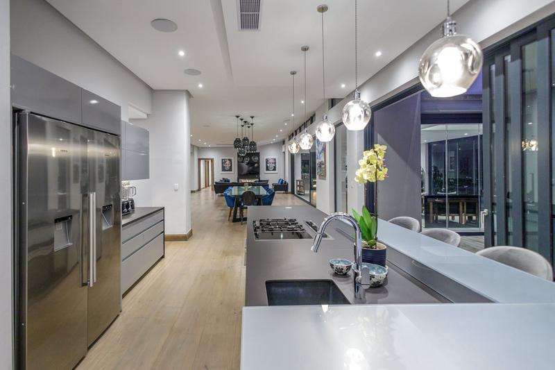 To Let 7 Bedroom Property for Rent in Zwaanswyk Western Cape